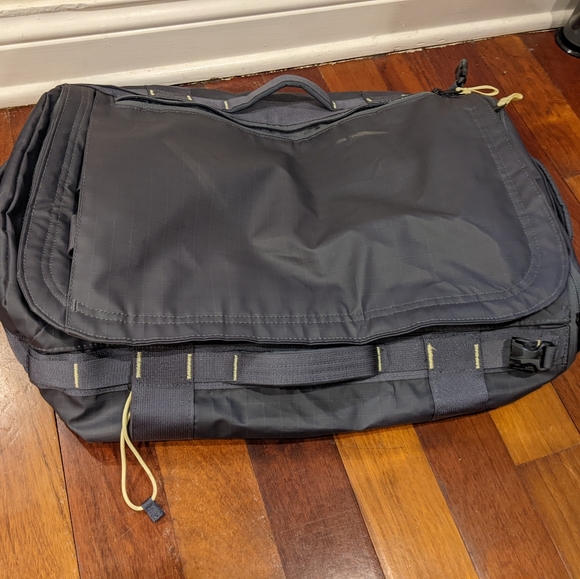 The North Face Base Camp Voyager 32L - Picture 6 of 6